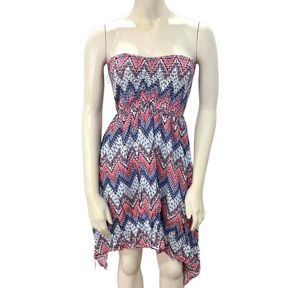 Smocked and strapless summer dress size small NWT - Picture 1 of 5